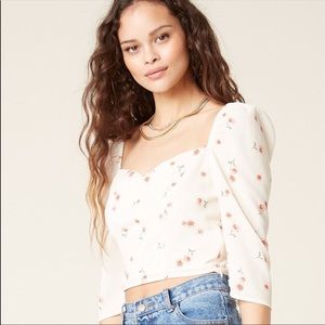BB Dakota Floral Puff Sleeve Crop Top